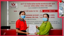 Trao hỗ trợ bệnh nhân 7